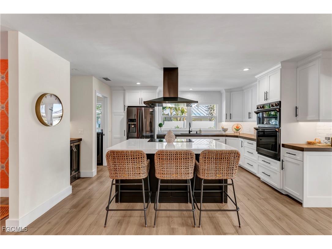 976 N Town And River Drive Fort Myers FL 33919 2026000292 image8