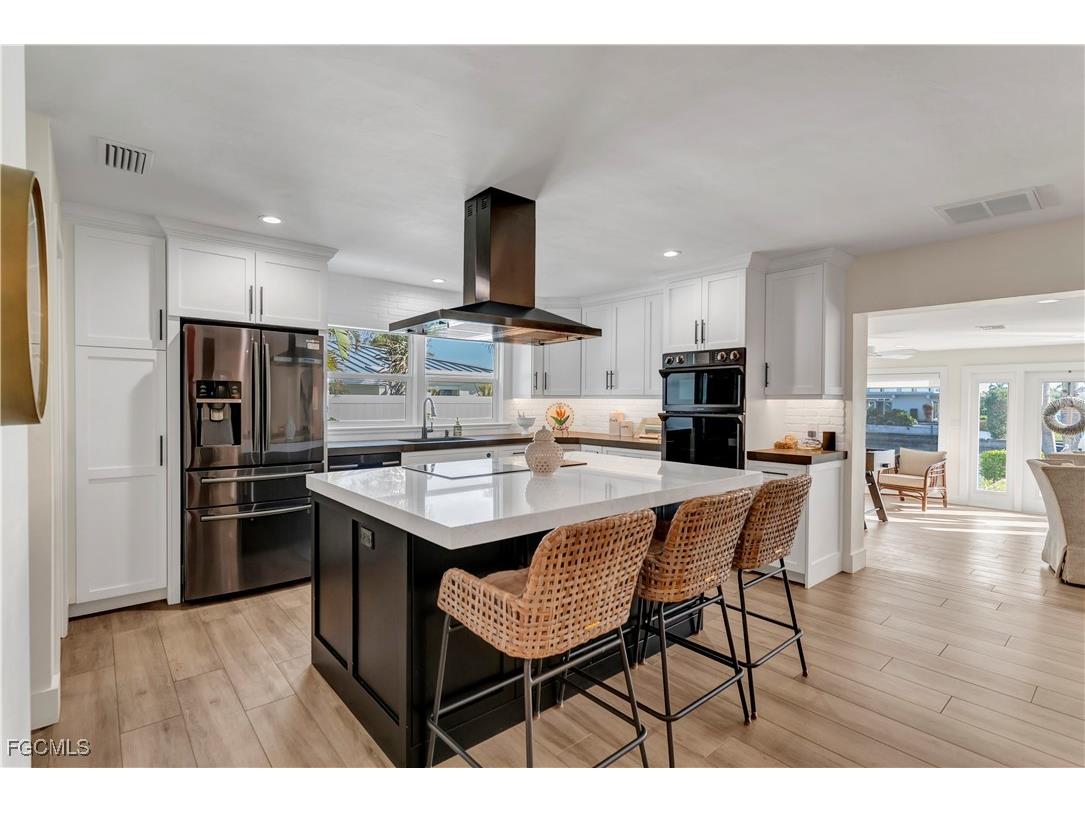 976 N Town And River Drive Fort Myers FL 33919 2026000292 image9