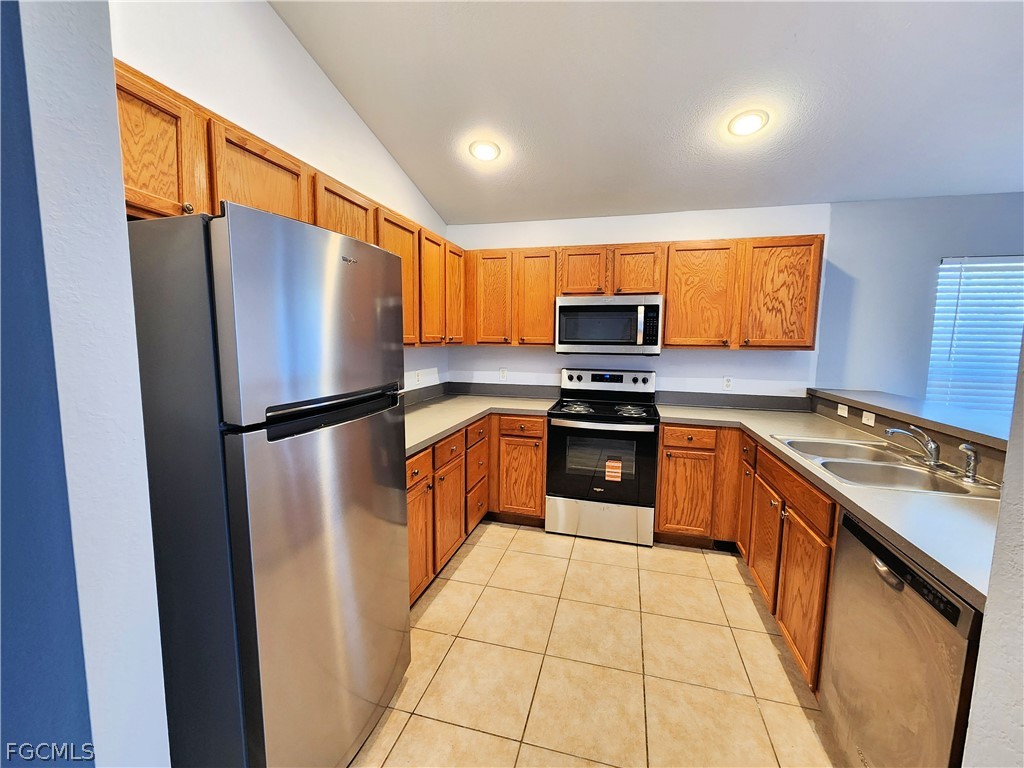 977-979 Graystone Avenue Lehigh Acres FL 33974 2026009575 image10