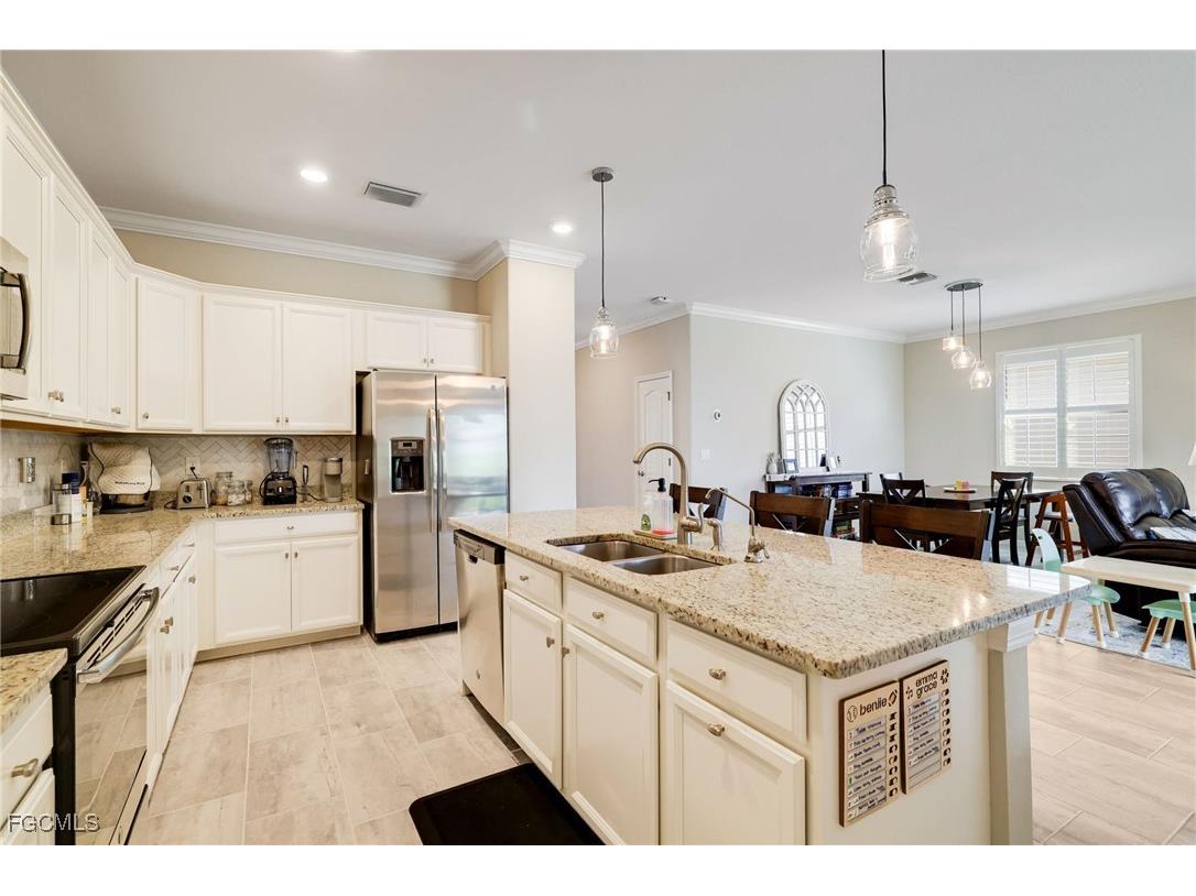 9778 Mirada Boulevard Fort Myers FL 33908 2025004438 image10