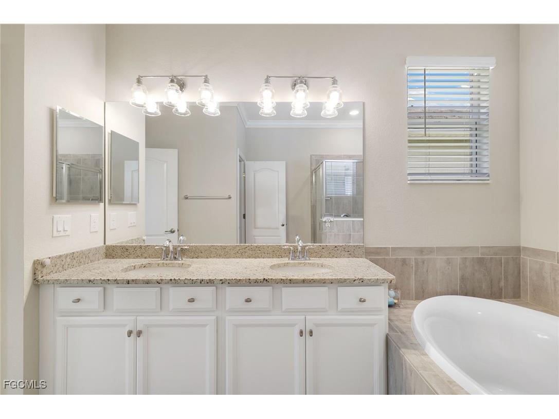 9778 Mirada Boulevard Fort Myers FL 33908 2025004438 image19