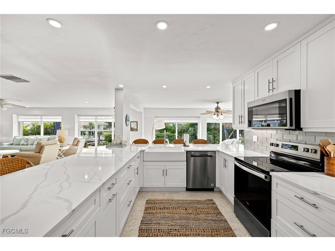 979 Whelk Drive Sanibel FL 33957 2025018902 image8