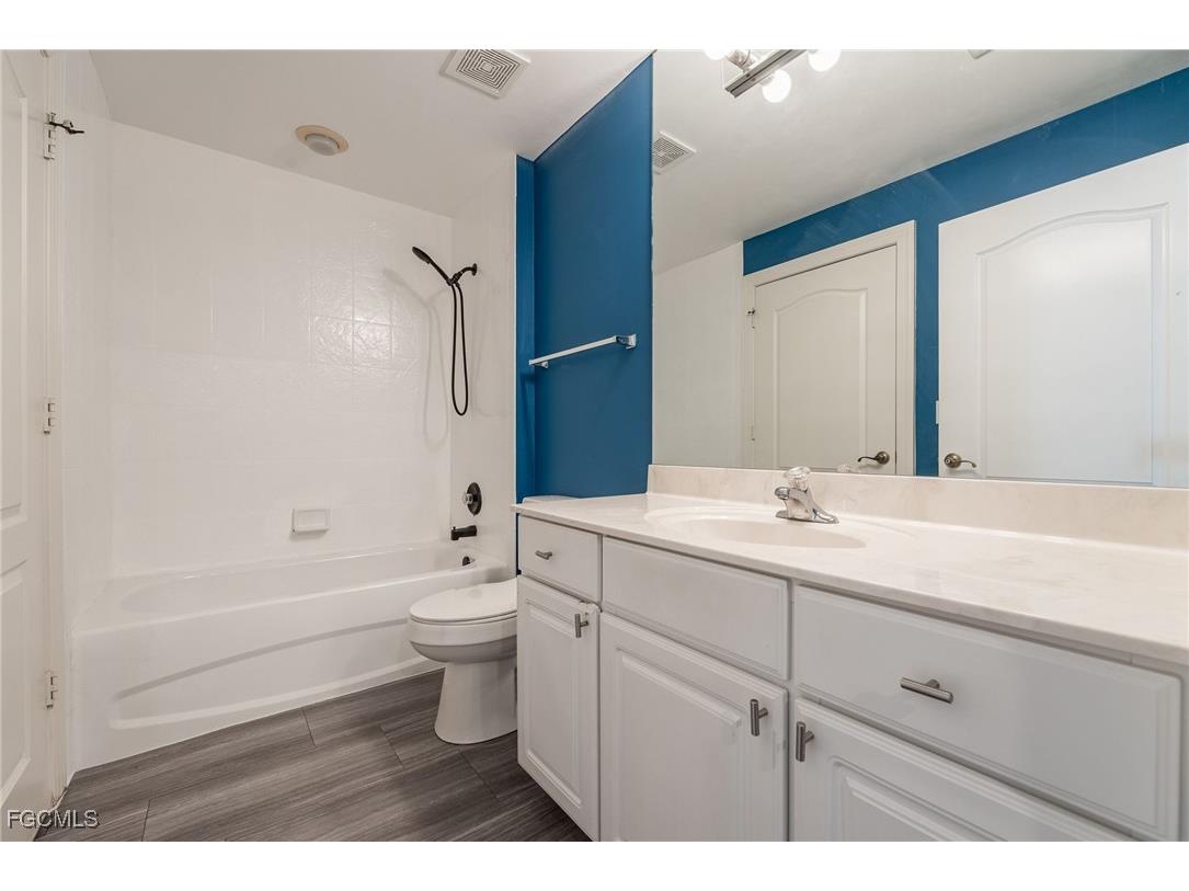 9792 Glen Heron Drive Bonita Springs FL 34135 2025018422 image25