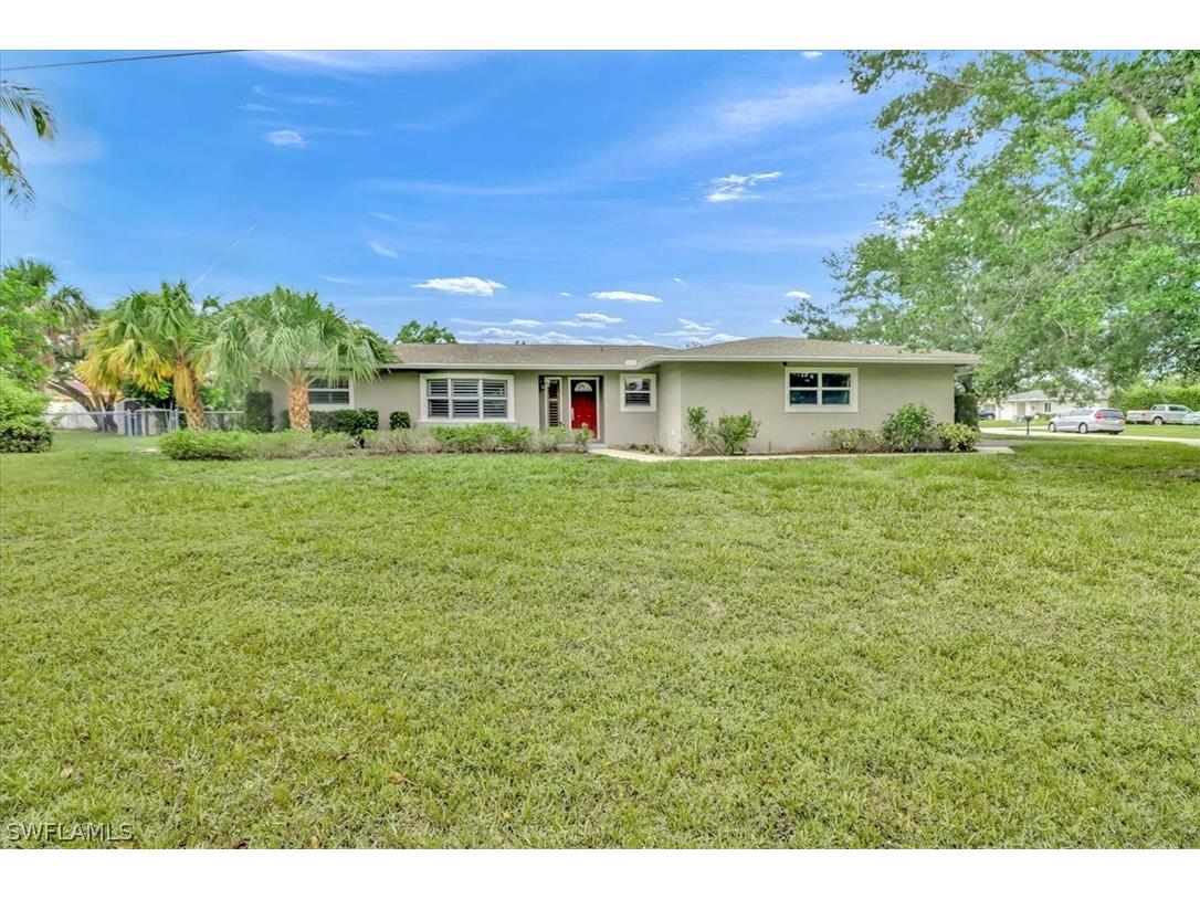 98 Johnnycake Drive Naples FL 34110 224054297 image1