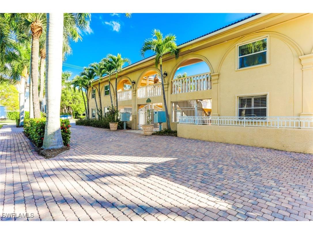 980 7th Avenue S #101 Naples FL 34102 226000135 image25