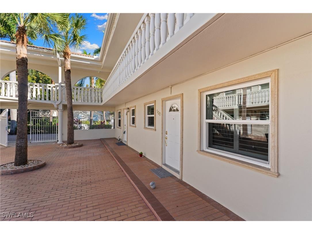 980 7th Avenue S #102 Naples FL 34102 226002899 image40