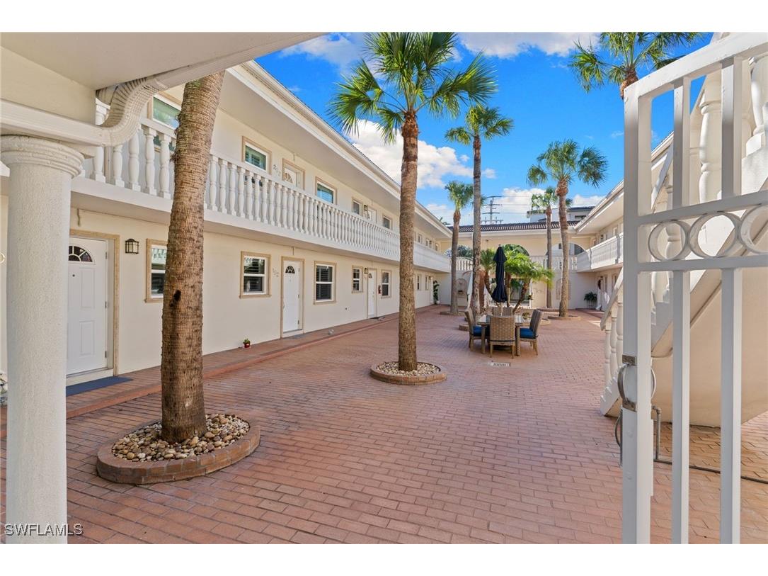 980 7th Avenue S #102 Naples FL 34102 226002899 image6