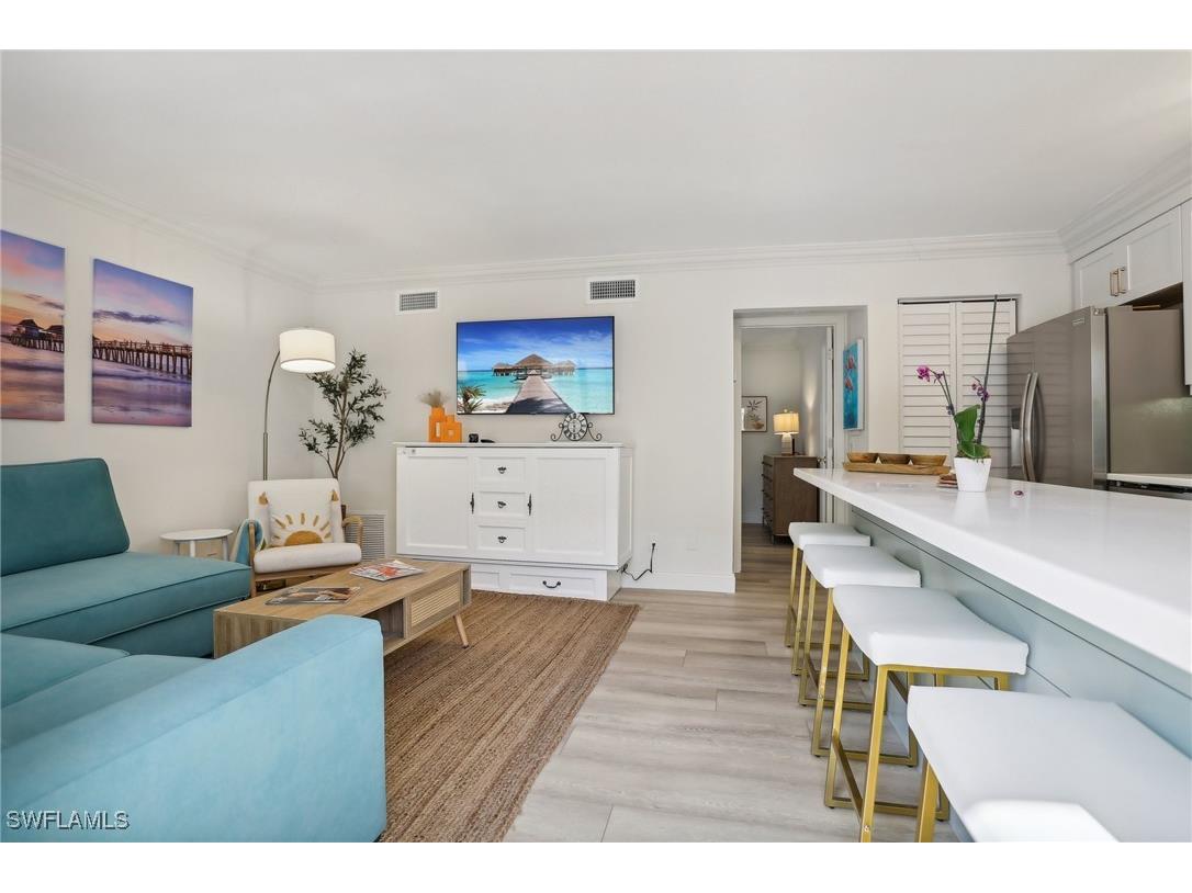 980 7th Avenue S #104 Naples FL 34102 225047710 image1