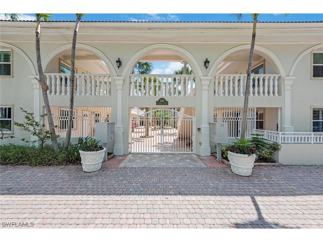 980 7th Avenue S #105 Naples FL 34102 223013006 image1