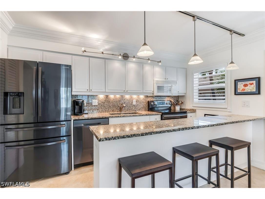 980 7th Avenue S #201 Naples FL 34102 226017785 image6