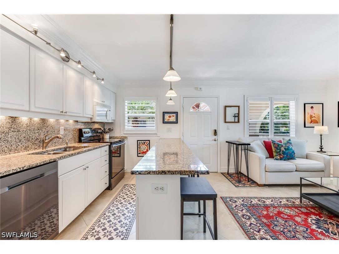 980 7th Avenue S #201 Naples FL 34102 226017785 image7