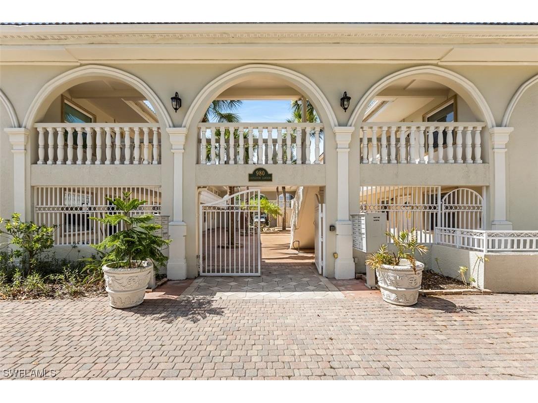 980 7th Avenue S #203 Naples FL 34102 223061912 image1