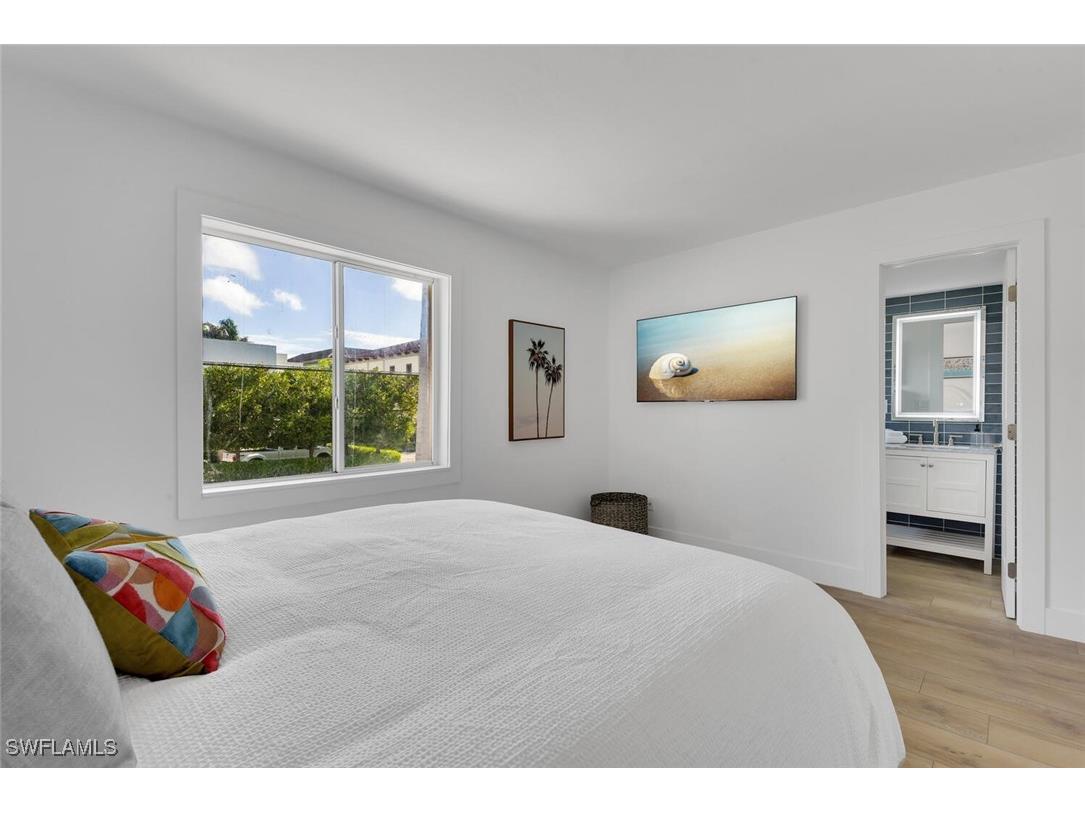 980 7th Avenue S #204 Naples FL 34102 225082879 image12