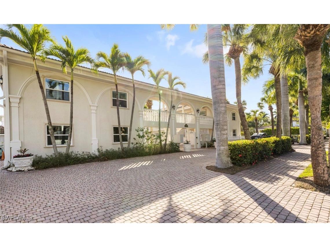 980 7th Avenue S #204 Naples FL 34102 225082879 image15