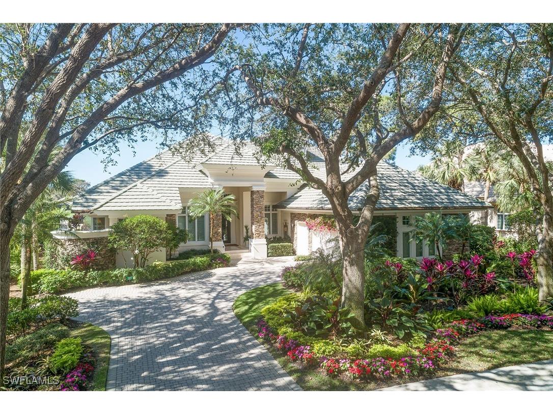 980 Barcarmil Way Naples FL 34110 225069951 image1