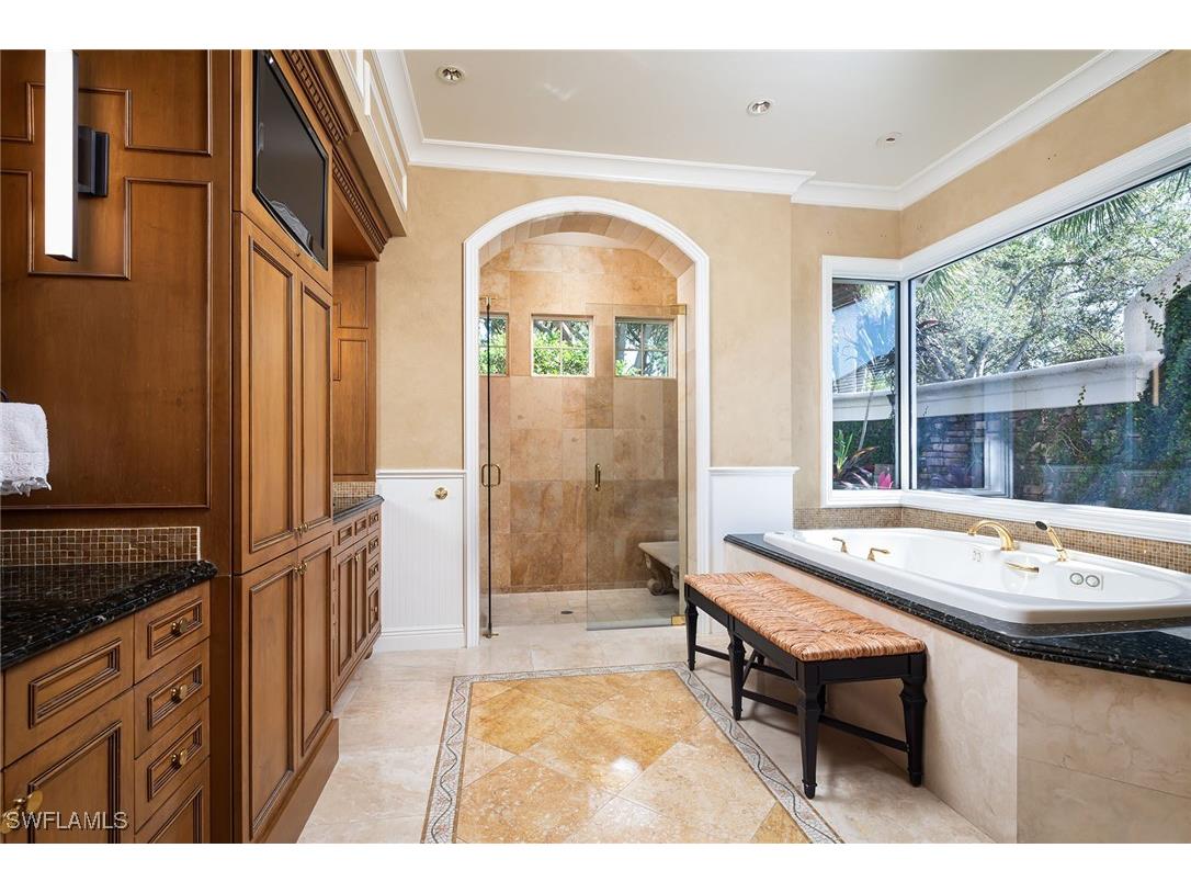 980 Barcarmil Way Naples FL 34110 225069951 image22