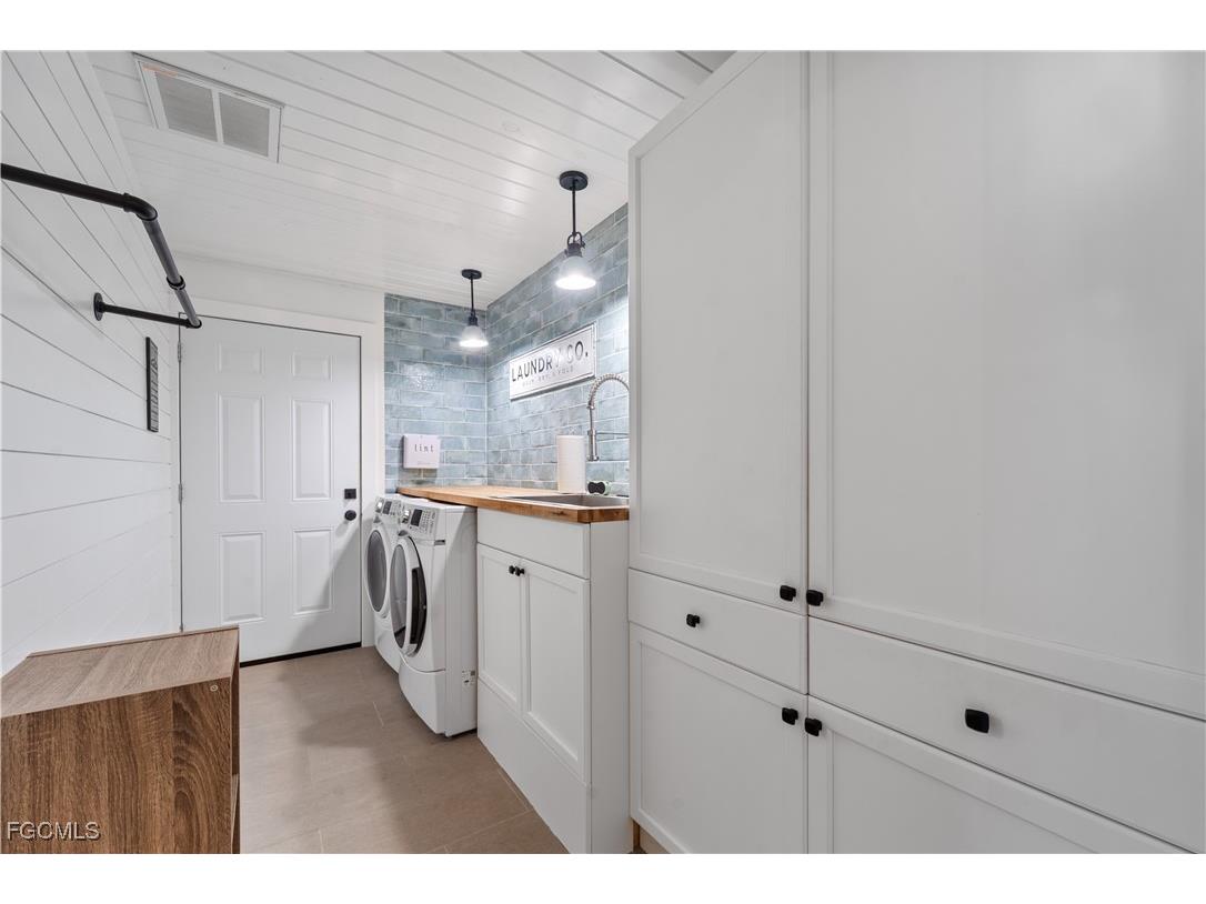 9802 Wildginger Drive Fort Myers FL 33919 2025017551 image32