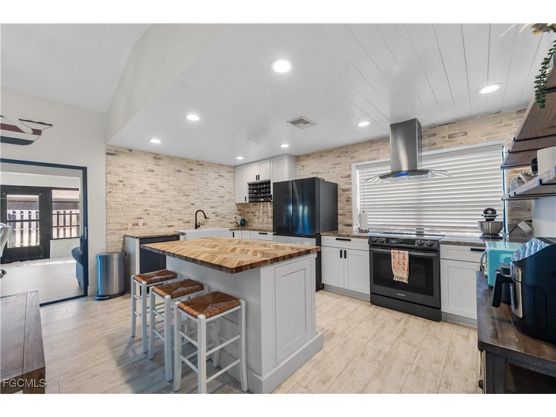 9802 Wildginger Drive Fort Myers FL 33919 2025017551 image8