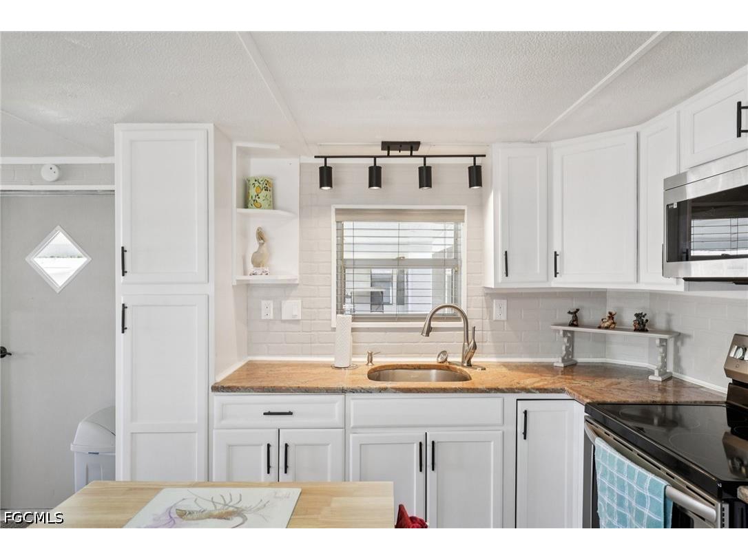 9806 Sugarberry Way Fort Myers FL 33905 2026014387 image10