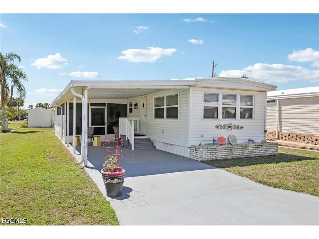 9806 Sugarberry Way Fort Myers FL 33905 2026014387 image2