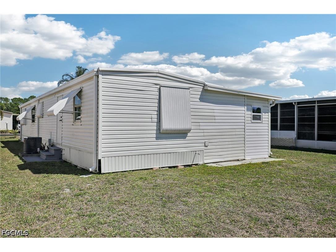 9806 Sugarberry Way Fort Myers FL 33905 2026014387 image22
