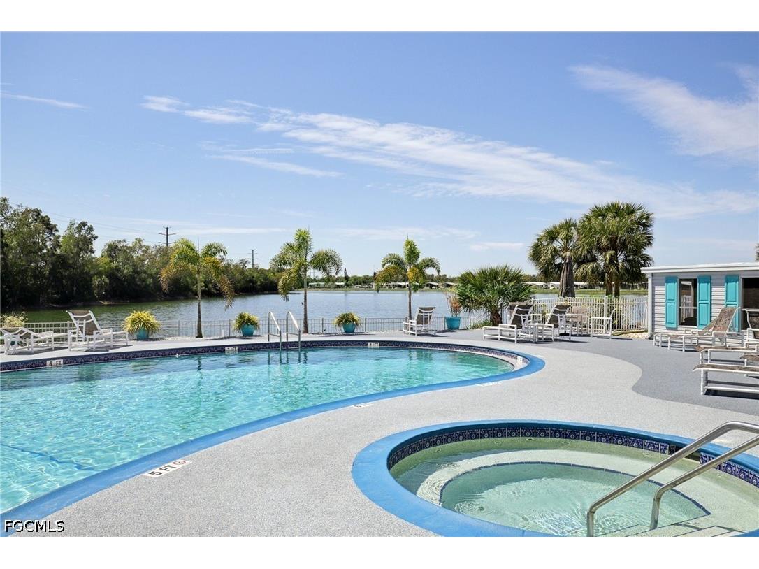 9806 Sugarberry Way Fort Myers FL 33905 2026014387 image34