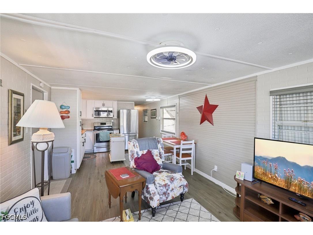 9806 Sugarberry Way Fort Myers FL 33905 2026014387 image6