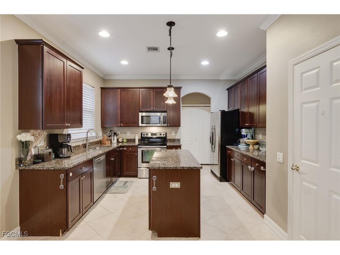 9807 Casa Mar Circle Fort Myers FL 33919 2025016528 image4