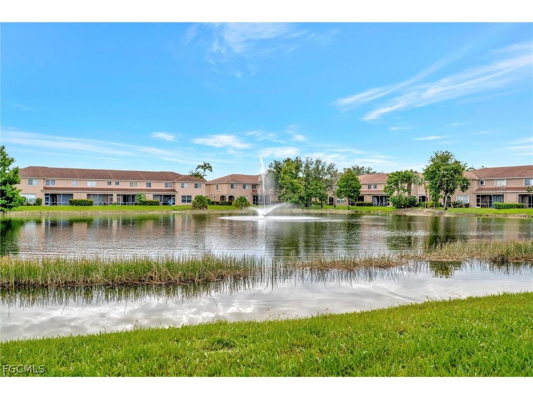 9808 Roundstone Circle Fort Myers FL 33967 2026009907 image2