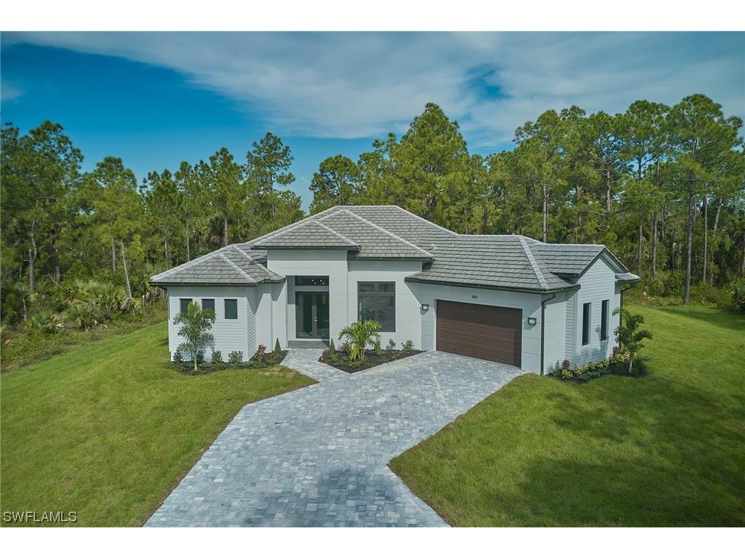 981 10th Avenue NE Naples FL 34120 223088314 image1
