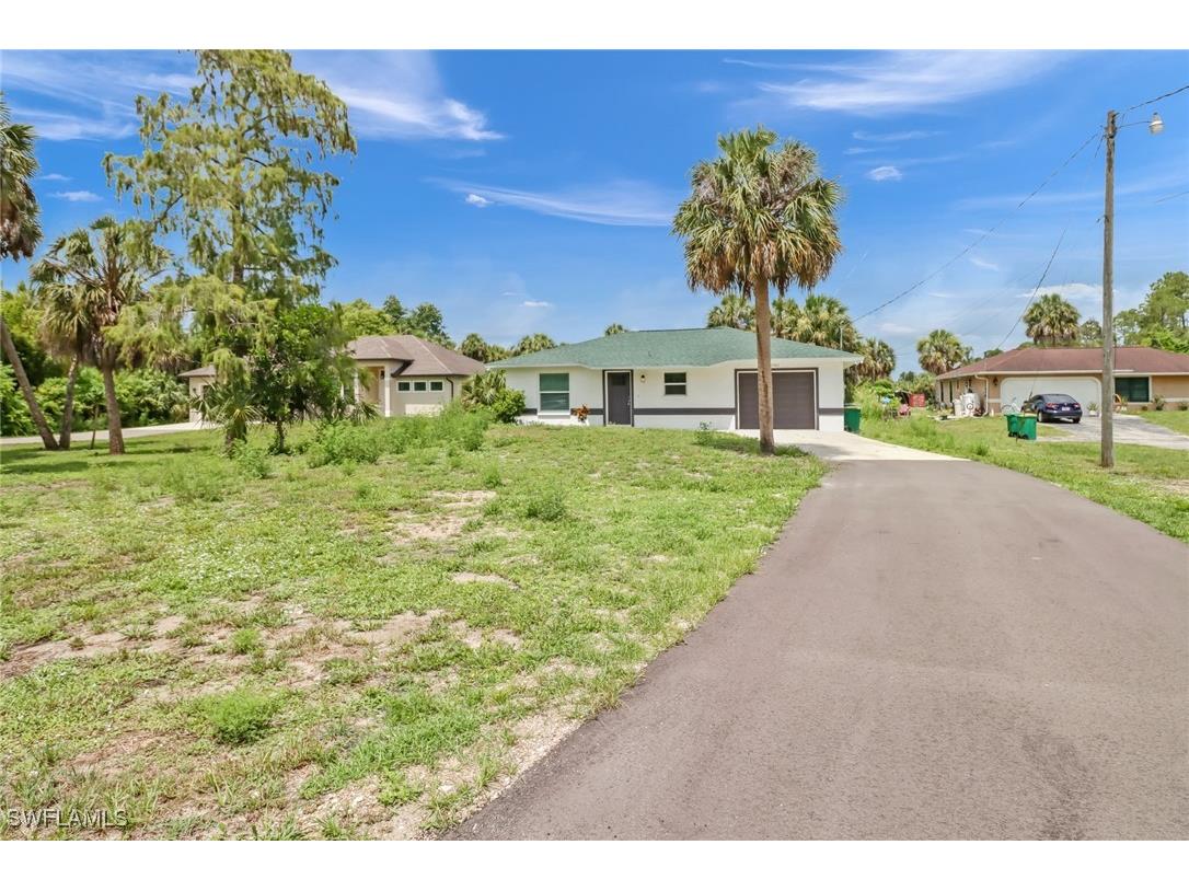 981 11th Street SW Naples FL 34117 224083383 image1