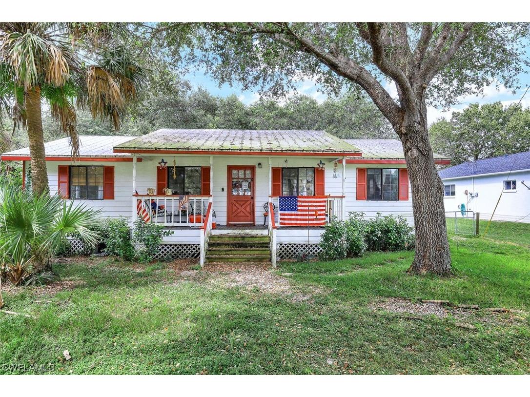 981 13th Street SW Naples FL 34117 223072770 image1