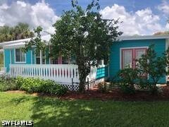 981 8th Terrace N Naples FL 34102 225083315 image1