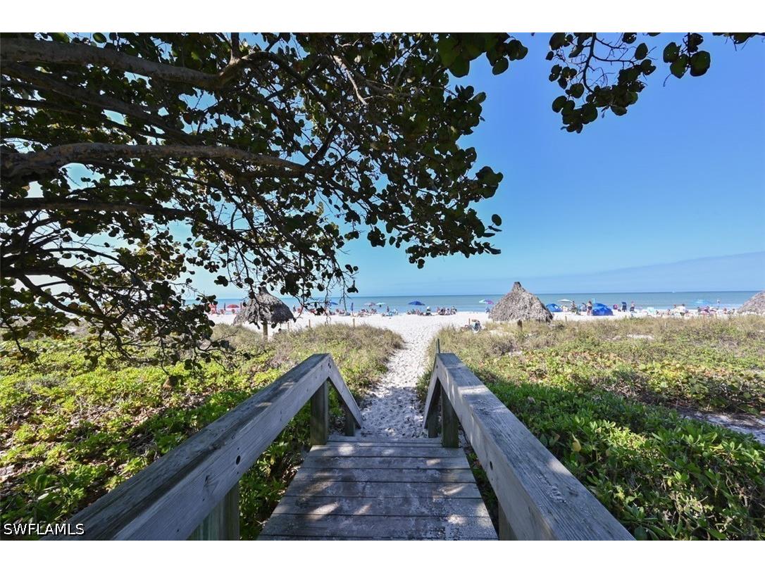 981 Hampton Circle #119 Naples FL 34105 226023003 image28