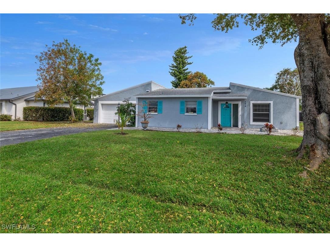 9810 Whitehall Street Naples FL 34109 224080867 image1