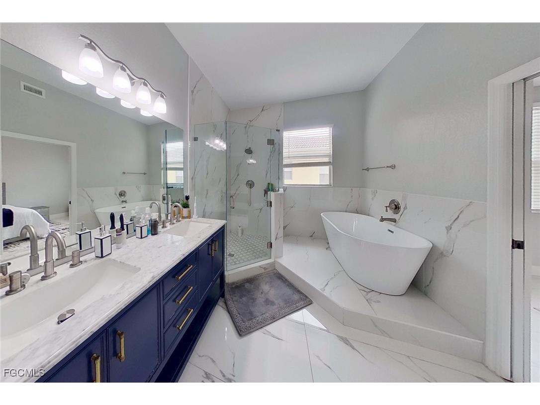 9811 Bodego Way #104 Fort Myers FL 33908 2025015834 image20