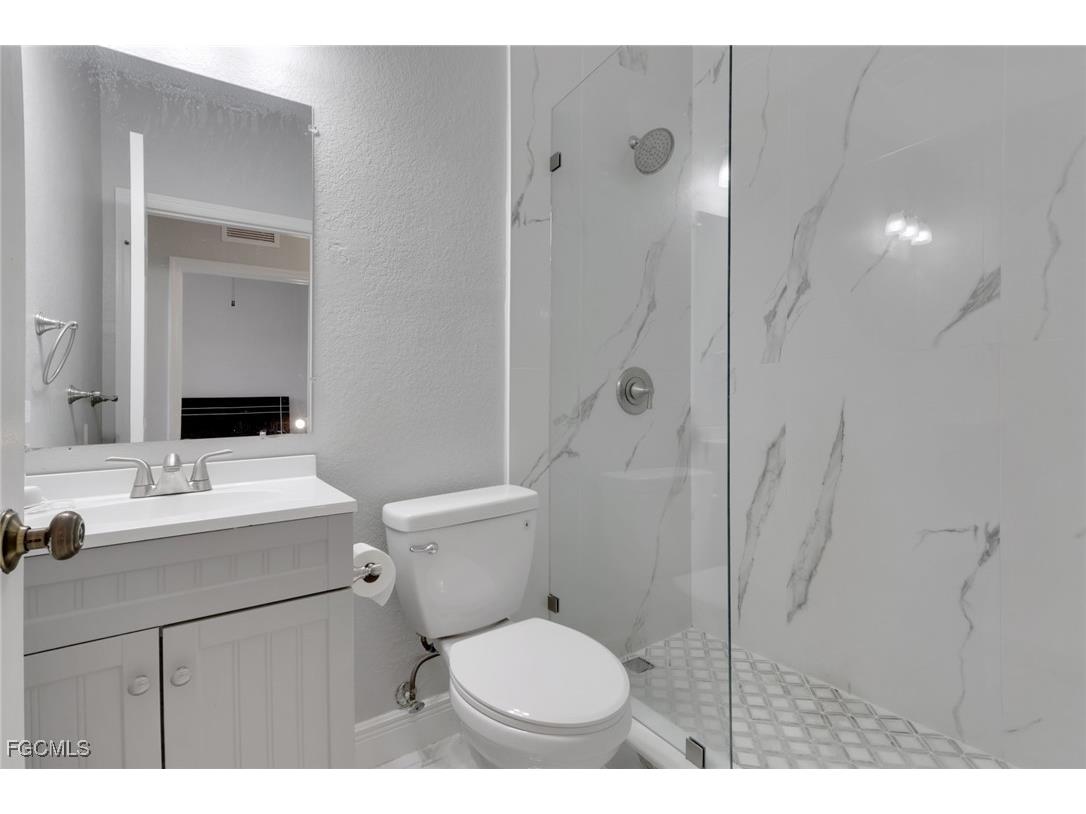 9811 Bodego Way #104 Fort Myers FL 33908 2025015834 image24