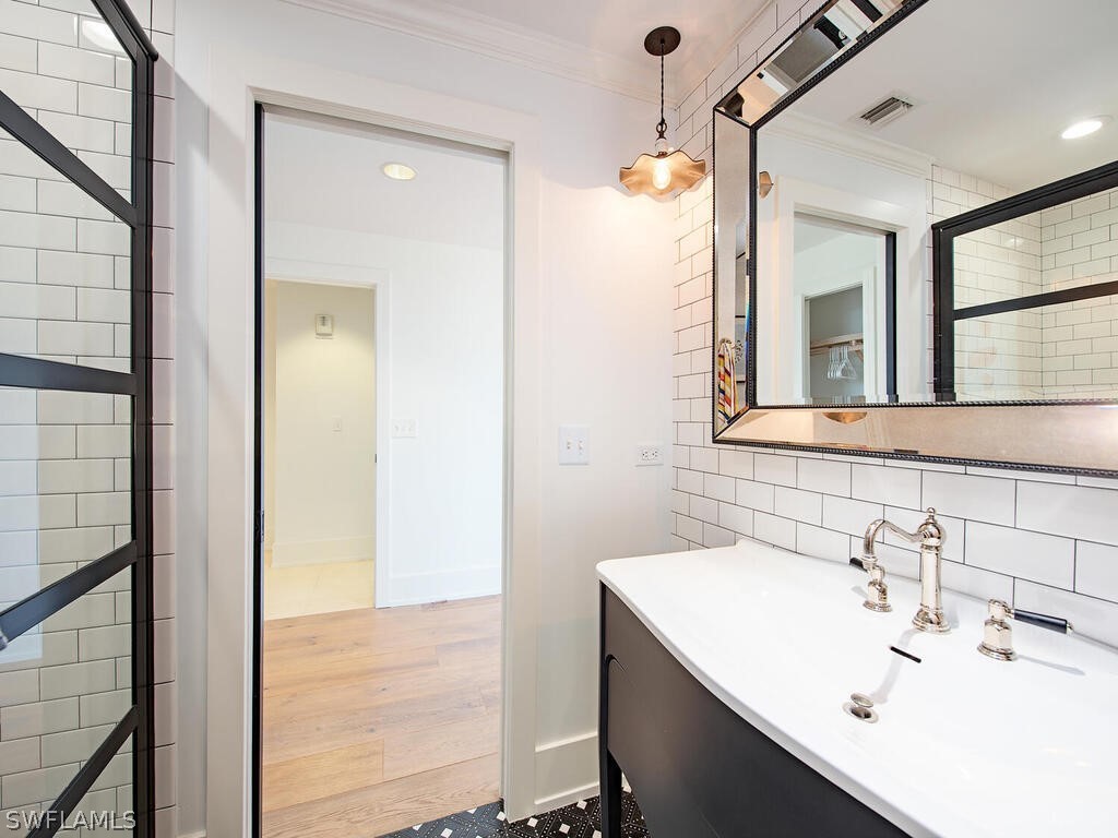 9811 Gulf Shore Drive #101 Naples FL 34108 226010091 image17