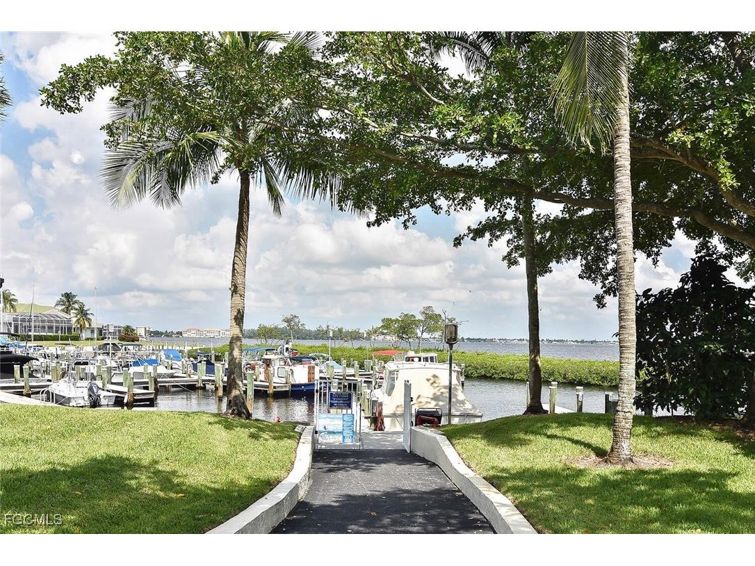 9812 Fathom Court Fort Myers FL 33919 2025019591 image37