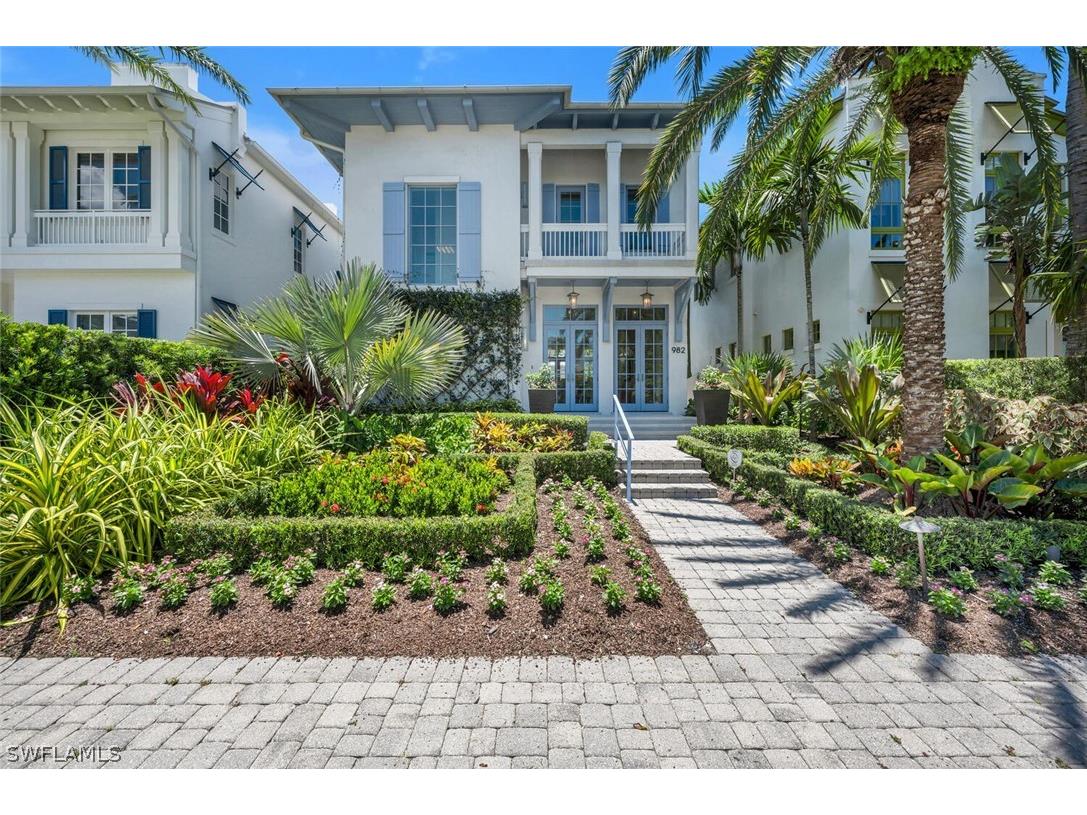 982 9th Avenue S Naples FL 34102 224057537 image1