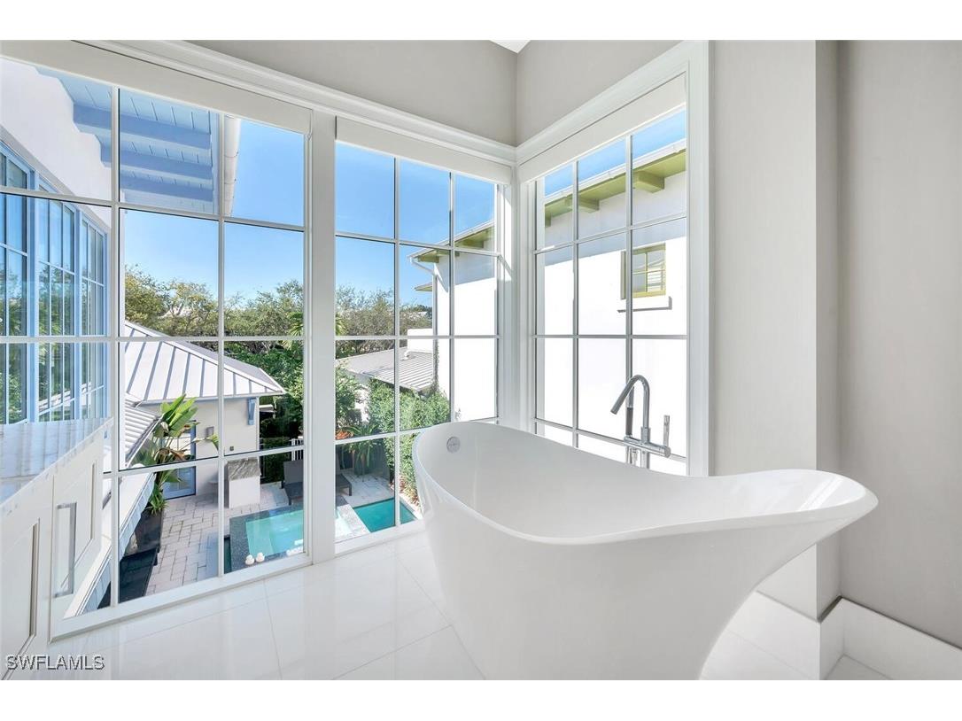 982 9th Avenue S Naples FL 34102 225074849 image20