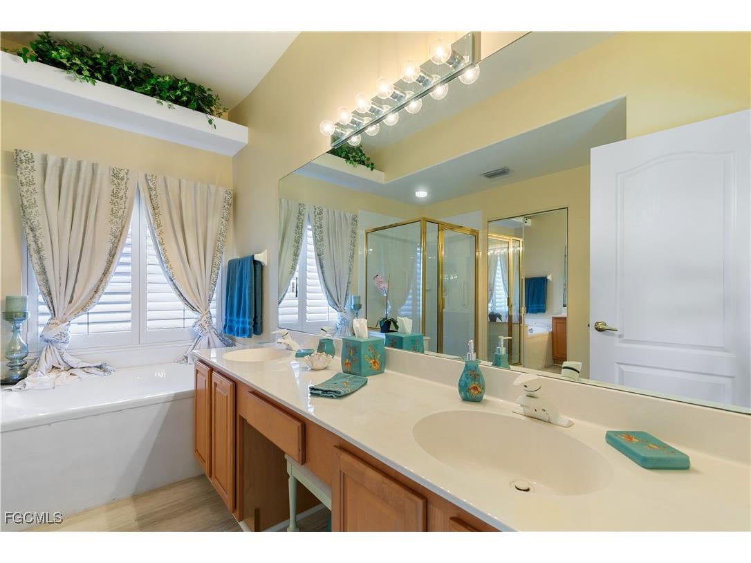 9821 Spring Run Boulevard Estero FL 34135 2025023207 image13