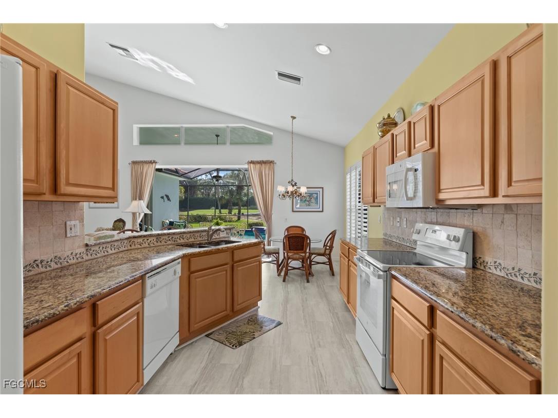 9821 Spring Run Boulevard Estero FL 34135 2025023207 image8