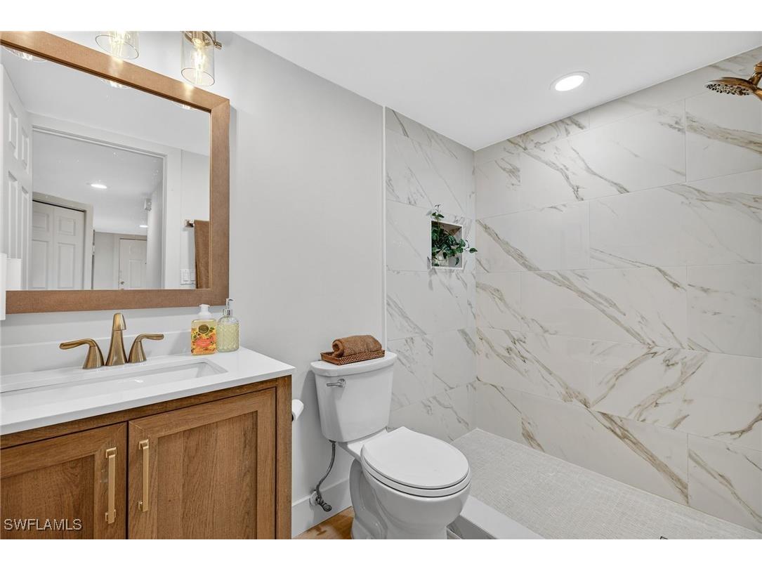 9832 Luna Circle #103G Naples FL 34109 225080653 image20