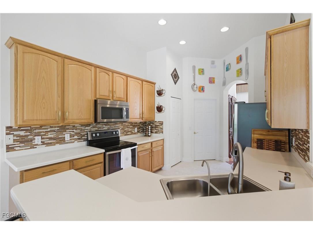 9836 Los Altos Court Fort Myers FL 33919 2025017762 image16