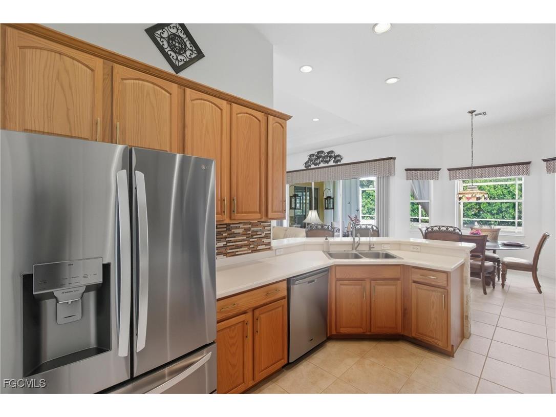 9836 Los Altos Court Fort Myers FL 33919 2025017762 image17
