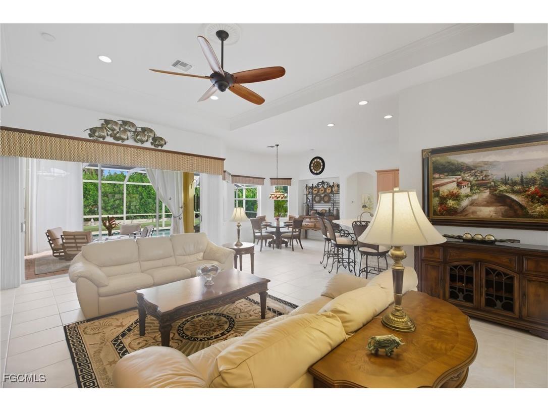 9836 Los Altos Court Fort Myers FL 33919 2025017762 image2