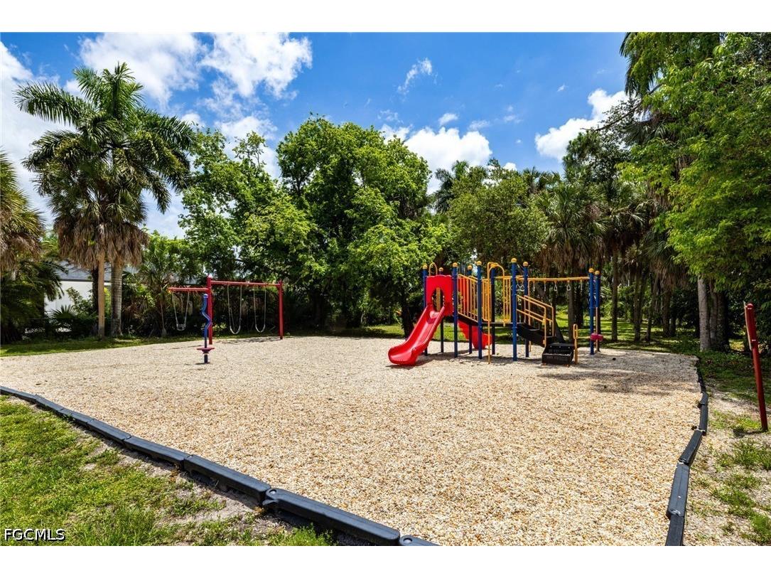 9836 Los Altos Court Fort Myers FL 33919 2026024444 image33