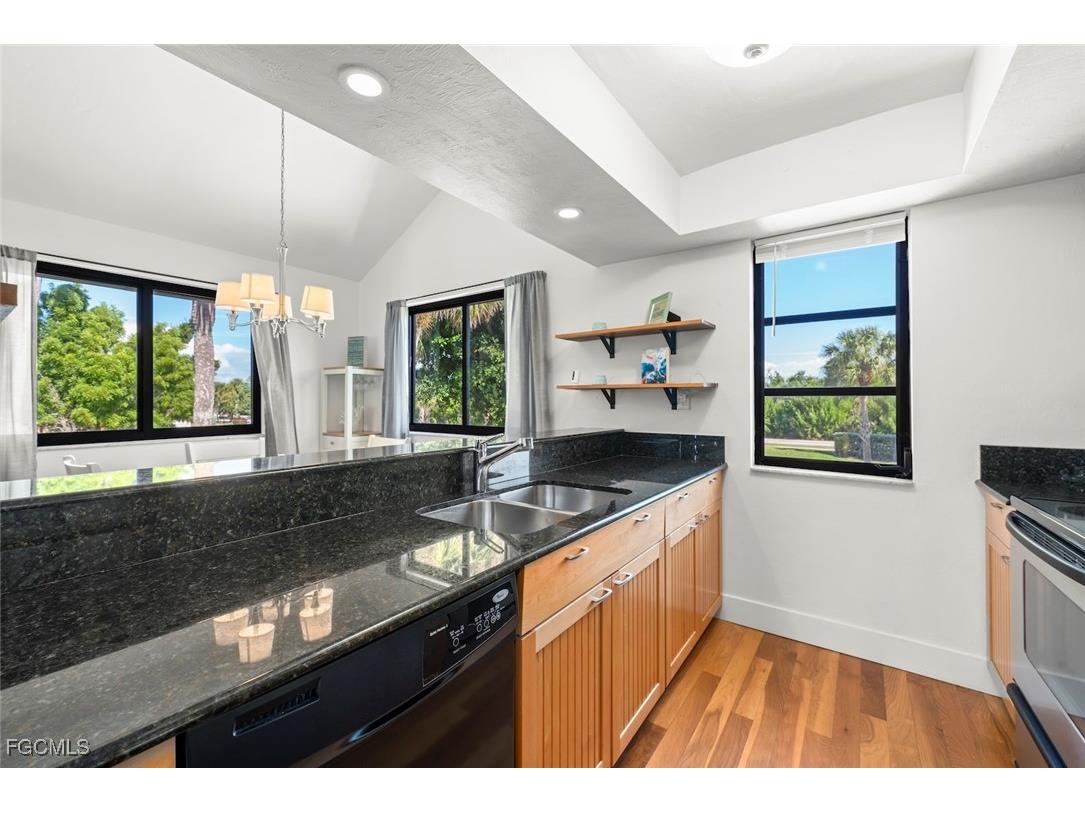 984 Greenwood Court S Sanibel FL 33957 2025019903 image12