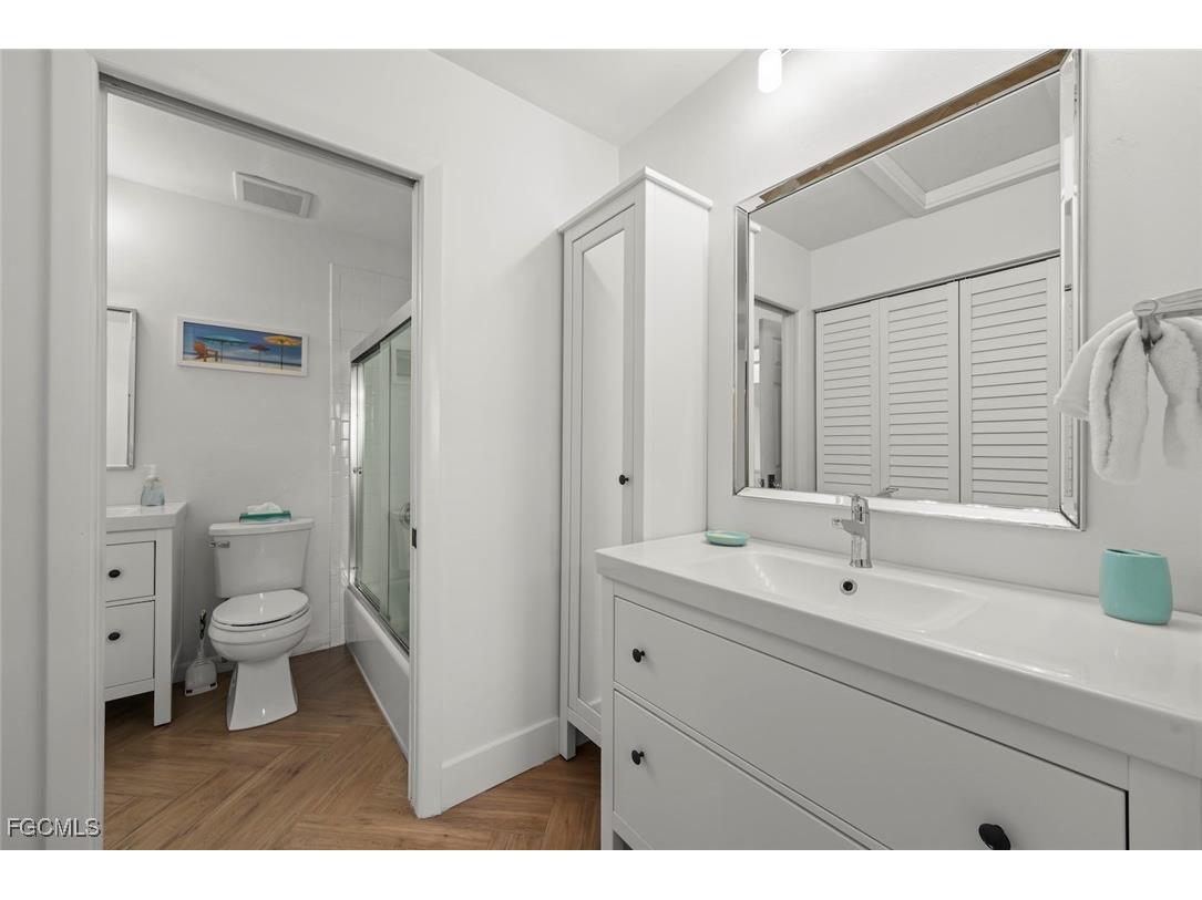 984 Greenwood Court S Sanibel FL 33957 2025019903 image33